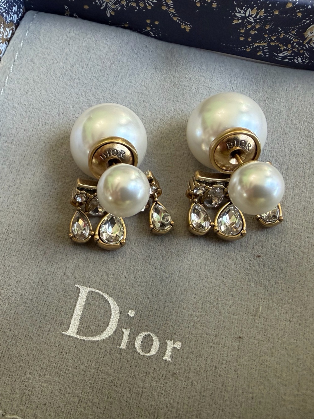 Dior Gold and White Logo Earrings - Picture 4 of 15